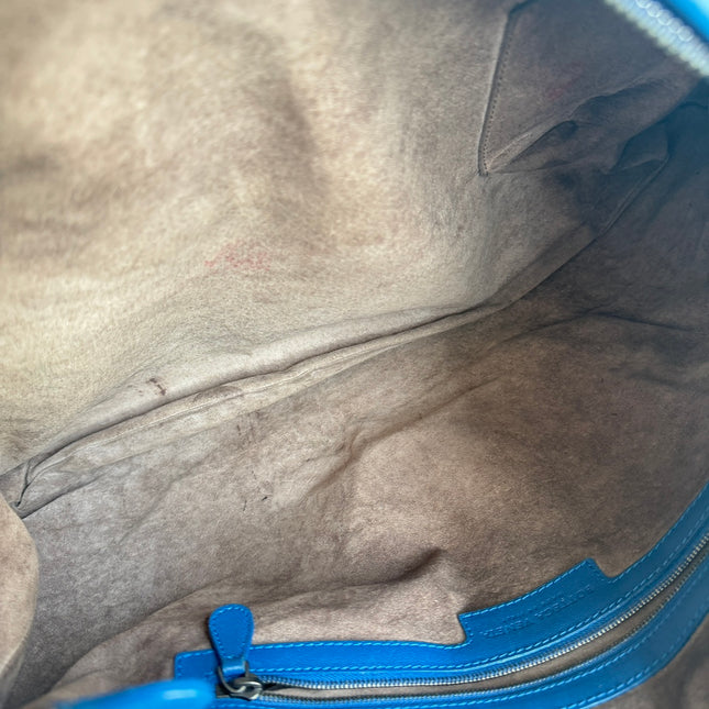 Sold Bottega Veneta Veneta Hobo Medium Blue Intrecciato Leather Bag 47cm