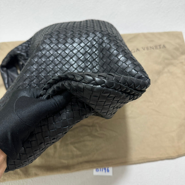 Sold Bottega Veneta Veneta Hobo Large Black 50-53cm Lambskin Leather