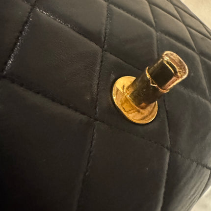 Sac à main Chanel Jumbo Double Sided Classic Flap en cuir d'agneau noir avec garnitures en or 24 carats