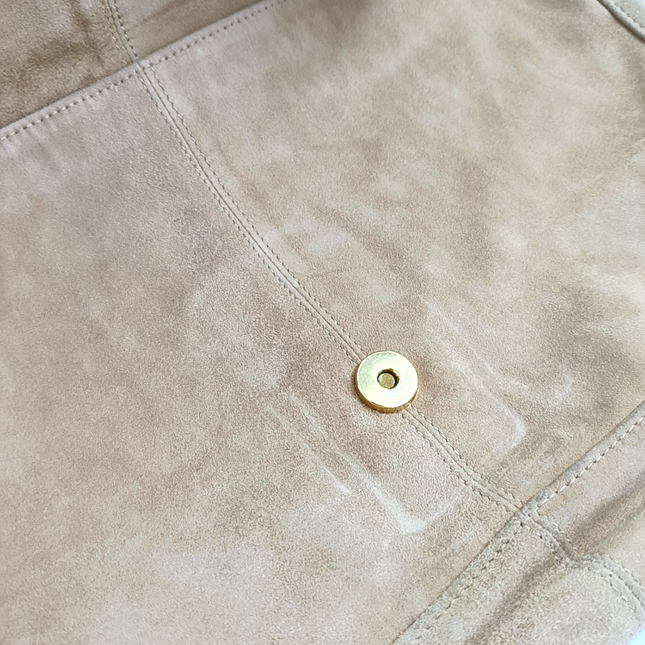 Fendi Mamma Baguette Large Brown Suede Leather Zipper Opening