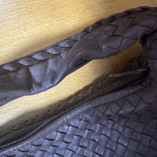 Bottega Veneta Veneta Hobo Intrecciato Chocolate Brown Medium Lambskin Leather 47cm