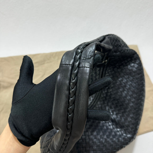 Sold Bottega Veneta Veneta Hobo Large Black 50-53cm Lambskin Leather
