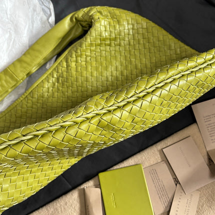 Bottega Veneta Veneta Hobo Maxi Avocado Green Intrecciato Leather Bag 50cm
