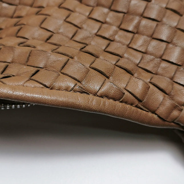 Bottega Veneta Belly Hobo Milk Chocolate Brown Maxi 50cm Intrecciato Leather