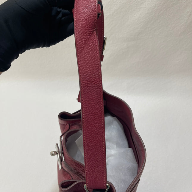 Sold Hermes So Kelly 26 Preloved 2010 Red Shoulder Bag