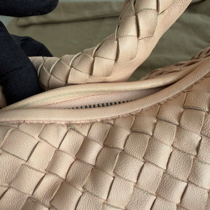 Bottega Veneta Veneta Hobo Intrecciato Light Almond Pink Intrecciato Leather Bag 48cm