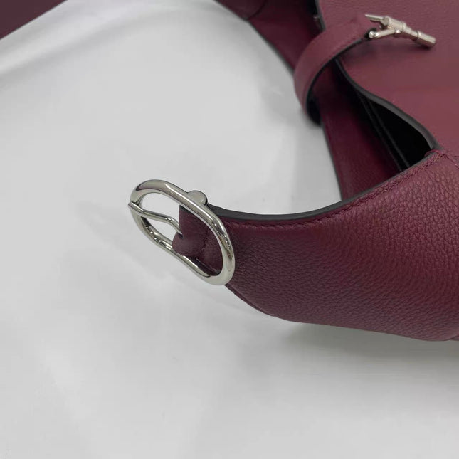 Gucci Jackie 1961 Burgundy Large Pebbled Leather Shoulder Bag with Strap