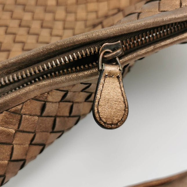 Sold Bottega Veneta Veneta Hobo Large Metallic Copper Leather 46cm