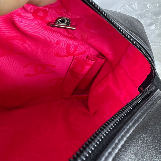 Sac Reporter Ligne Cambon Chanel en cuir de veau noir multipoches taille moyenne