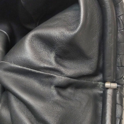 Bottega Veneta Pouch Large Intrecciato Black Calfskin Leather Clutch