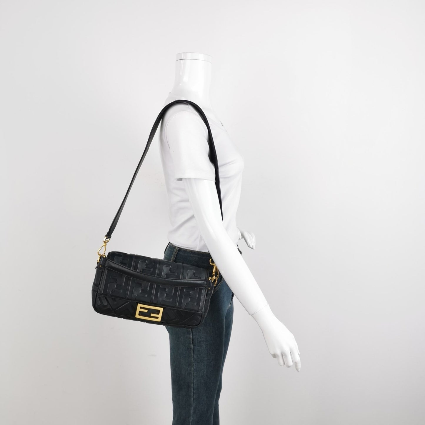 Fendi Baguette Lambskin Leather Crossbody Bag Medium Black