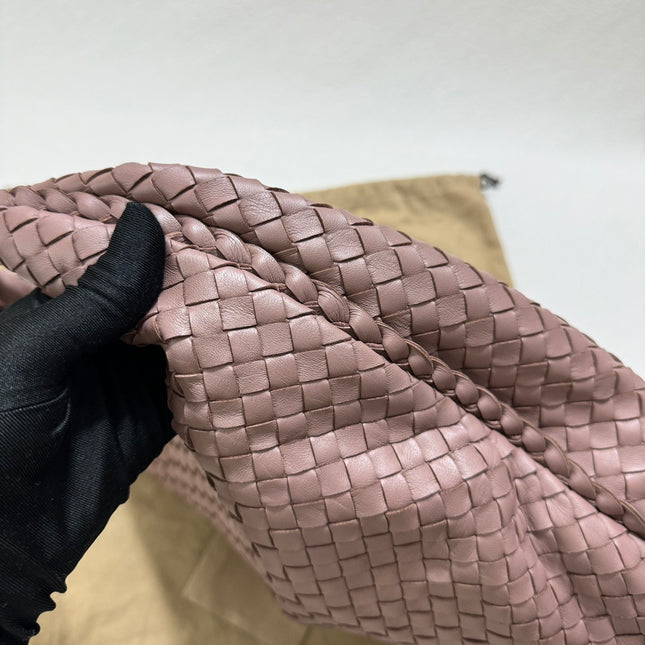 Sold Bottega Veneta Veneta Leather Hobo Large Nude Dirty Pink 47cm Never Worn