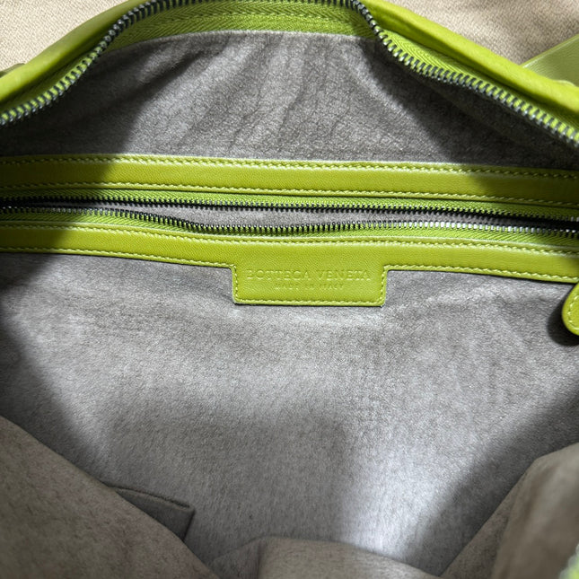Sold Bottega Veneta Hobo Bag Large Leather Mela Green 47cm