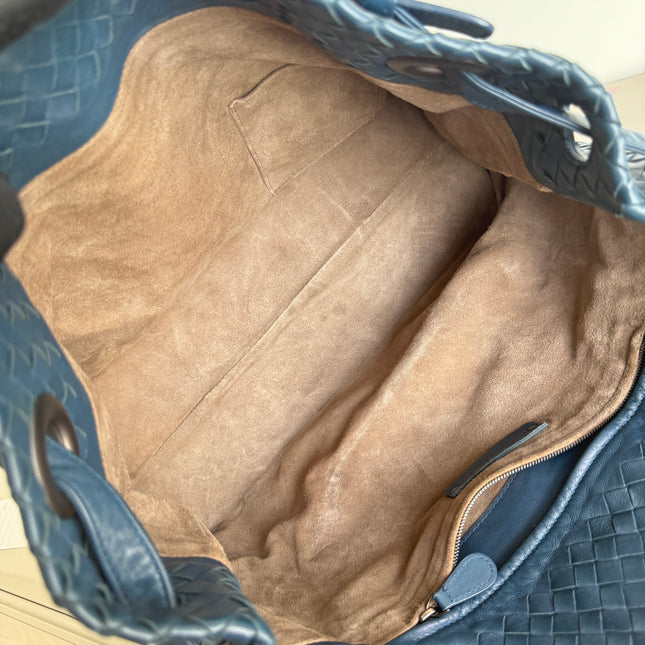 Bottega Veneta Garda Shoulder Bag Intrecciato Nappa Leather Navy Large 33cm