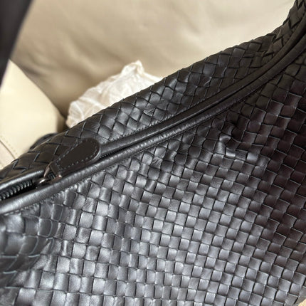Bottega Veneta Intrecciato Hobo Bag Medium Black Lambskin leather 45cm