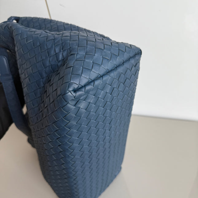 Bottega Veneta Garda Shoulder Bag Intrecciato Nappa Leather Navy Large 33cm