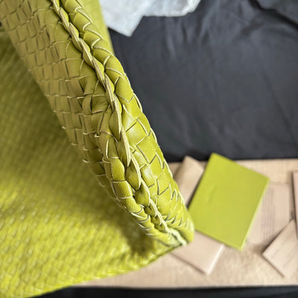 Bottega Veneta Veneta Hobo Maxi Avocado Green Intrecciato Leather Bag 50cm