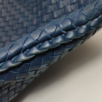 Bottega Veneta Veneta Hobo Maxi Navy Intrecciato Leather 51cm