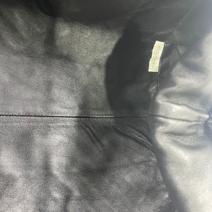 Bottega Veneta Pouch Large Intrecciato Black Calfskin Leather Clutch