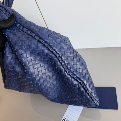 Bottega Veneta Veneta Hobo Maxi Navy Intrecciato Leather 51cm