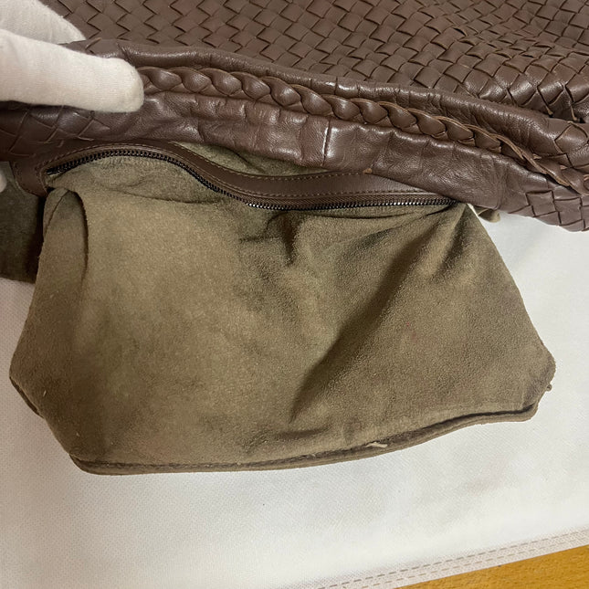 Bottega Veneta Veneta Hobo Intrecciato Chocolate Brown Medium Lambskin Leather 47cm