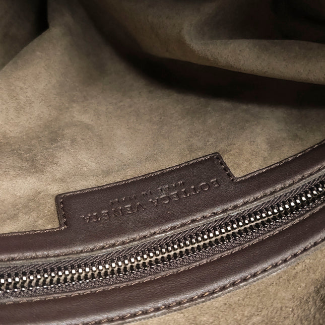 Bottega Veneta Veneta Hobo Medium Dark Chocolate Brown 40cm Intrecciato Lambskin leather