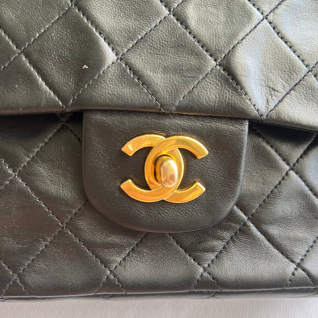 Chanel Classic Flap Vintage Medium Black Lambskin Leather 24k Gold Hardware 1994-1996
