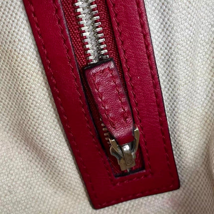 Sac Jackie Soft moyen en cuir rouge bordeaux avec fermoir piston doré Gucci
