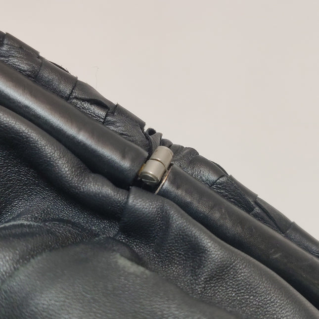 Bottega Veneta Pouch Large Intrecciato Black Calfskin Leather Clutch