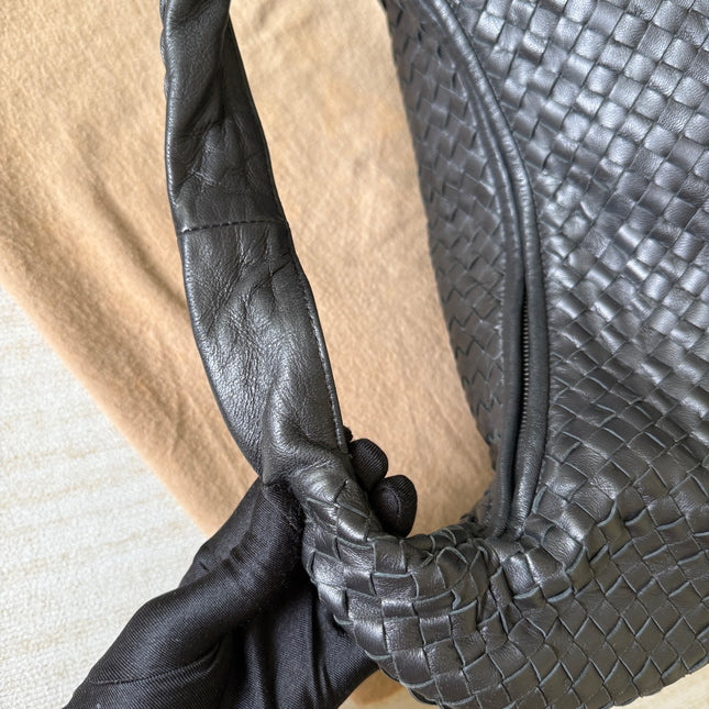 Bottega Veneta Veneta Intrecciato Hobo Bag Medium Black Leather 47cm