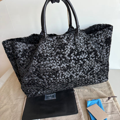 Bottega Veneta Cabat Large Intreccio Black Leather and Velvet 48cm