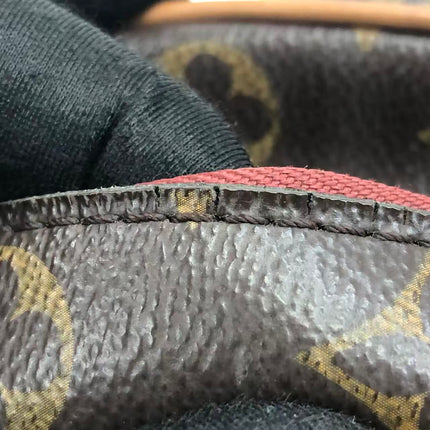 Louis Vuitton Boîte Chapeau Souple Leather MM Crossbody Bag