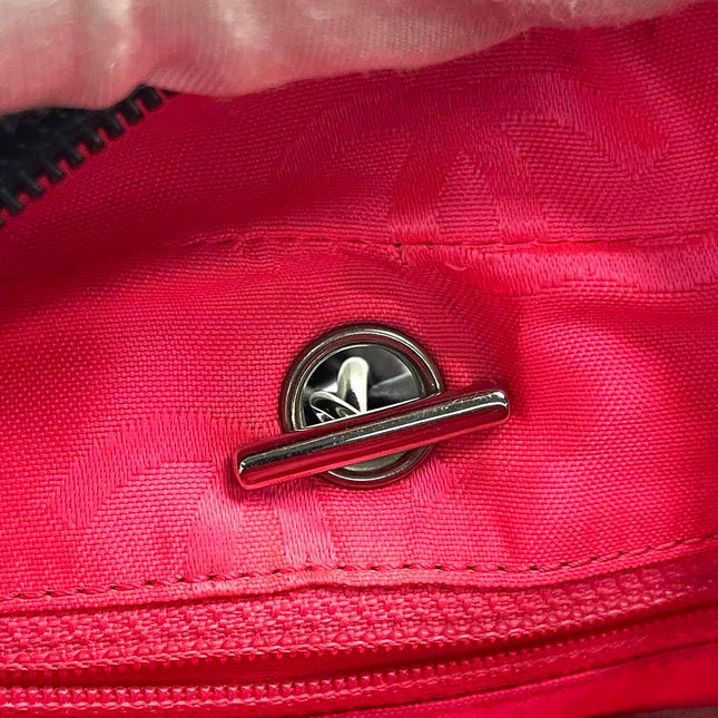 Sac Reporter Chanel Cambon multi-poches, taille moyenne, en cuir de veau noir avec CC noir