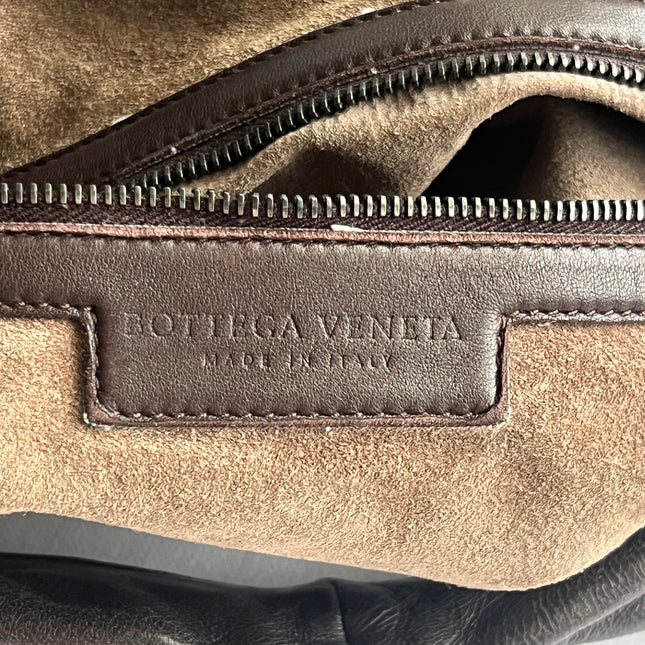 Bottega Veneta Veneta Hobo Intrecciato Dark Chocolate Brown Medium Lambskin Leather 47cm