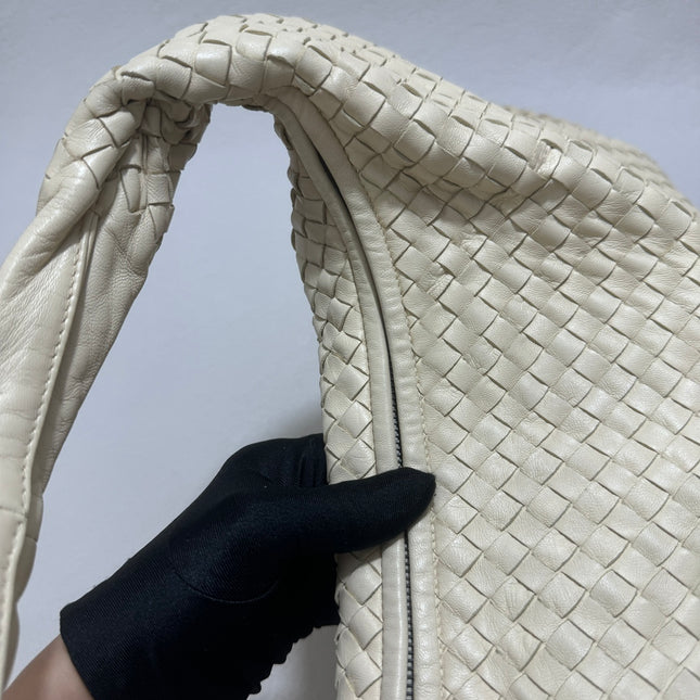 Sold Bottega Veneta Hobo Bag Large Leather Milk White 47cm
