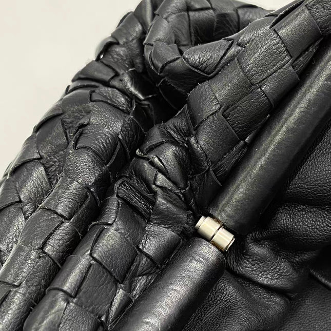 Bottega Veneta Pouch Large Intrecciato Black Calfskin Leather Clutch