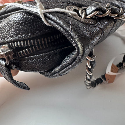 Sac bandoulière Chanel Easy Flap Jumbo en cuir caviar noir avec finition argentée