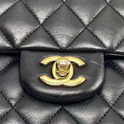 Chanel Classic Flap Medium 2015 Black Lambskin Leather Gold Hardware