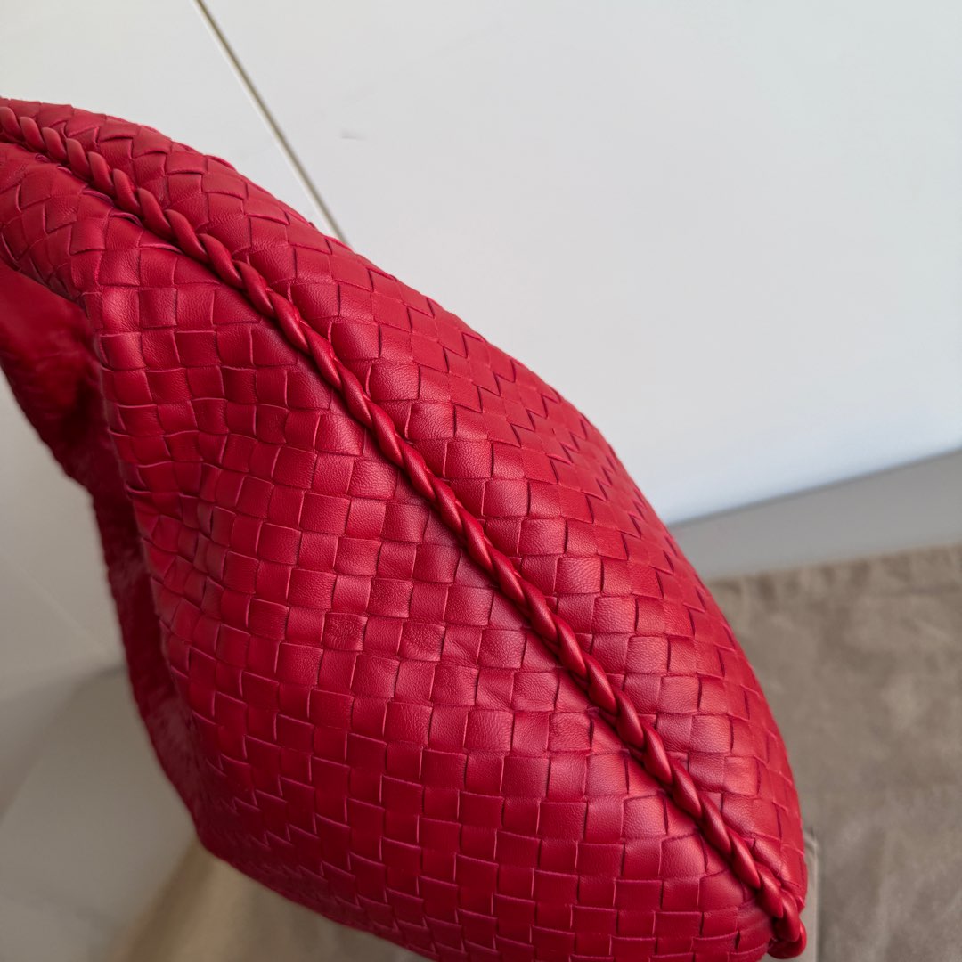 Bottega Veneta Veneta Hobo Medium Red Intrecciato Leather Bag 47cm