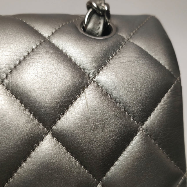 Chanel Classic Flap Maxi Metallic Lambskin Leather Double Flap Sliver Hardware 2013-14