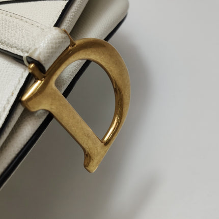 Dior Saddle Medium 2021 White Grained Leather Handbag