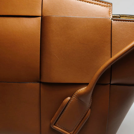 Bottega Veneta Arco Tote Bag Medium Tan Brown Leather 33