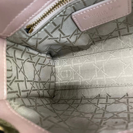 Lady Dior Mini 2019 Cuir d'agneau rose nacré avec chaîne dorée