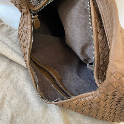 Bottega Veneta Belly Hobo Milk Chocolate Brown Maxi 50cm Intrecciato Leather