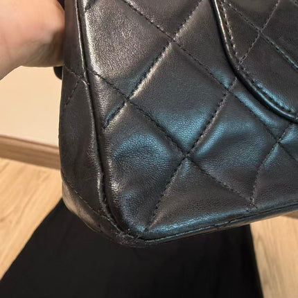 Chanel Classic Flap Vintage Medium Black Lambskin Leather 24k Gold Hardware 1991-94