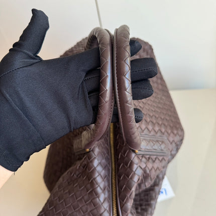 Sold Bottega Veneta Maxi Convertible Tote Bag Hobo Chocolate Brown Leather Two-way Carry 50cm