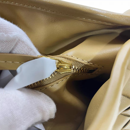 Bottega Veneta Hop Hobo Medium Leather Beige 46cm