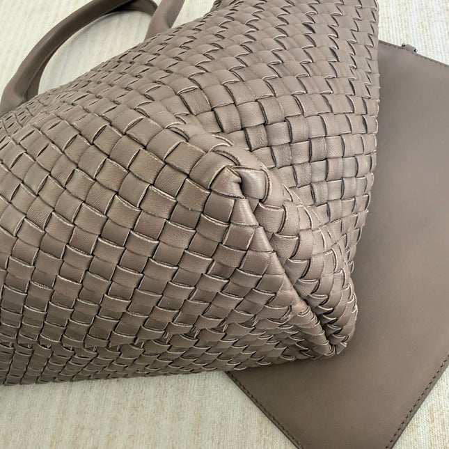 Bottega Veneta Cabat Large Intreccio Leather Tote Bag Grey 40-43cm