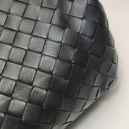 Bottega Veneta Pouch Large Intrecciato Black Calfskin Leather Clutch
