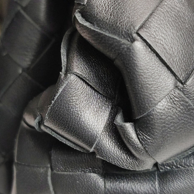 Bottega Veneta Pouch Large Intrecciato Black Calfskin Leather Clutch